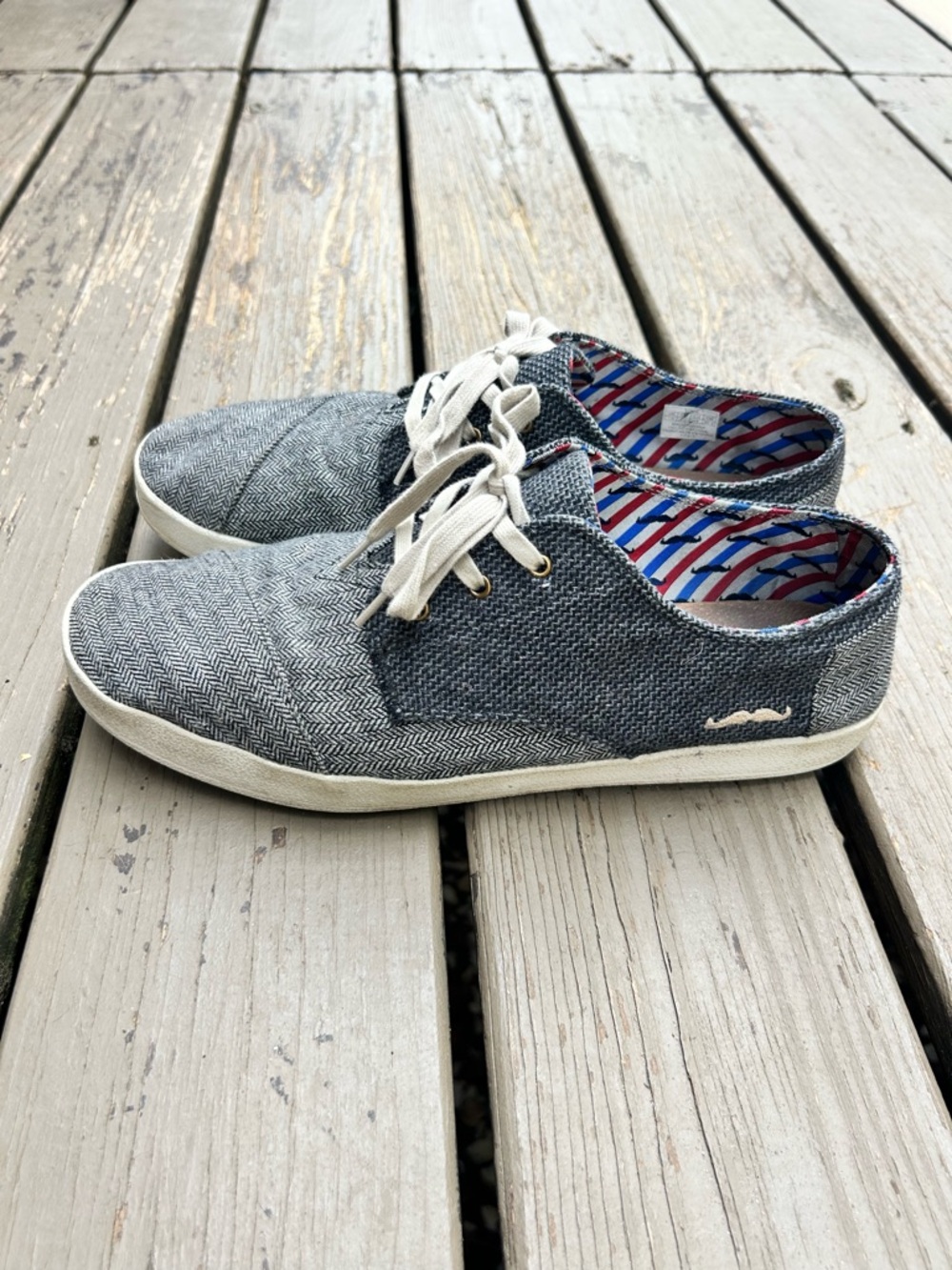 Toms Paseos Movember Moustache Gray Herringbone Canvas Lace-Up Sneakers | M 13